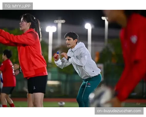 女性教练突破：意甲女足联赛职业化进程加速影响